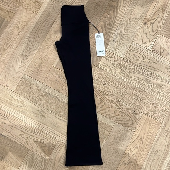 ALO AIRBRUSH HIGH-WAIST 7/8 BOOTCUT LEGGING XS NWT - Picture 6 of 6